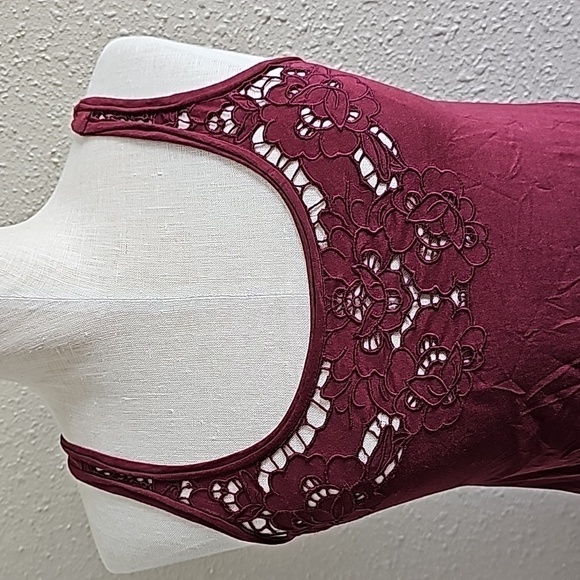 Tommy Bahama Tank Top - Picture 2 of 5